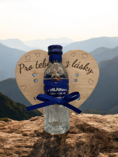 Dárkové dřevěné srdce s Finlandia vodkou