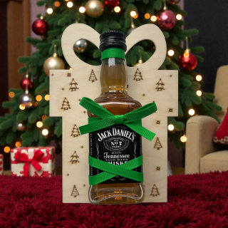 Dřevěný vánoční dárek s mini Jack Daniel’s No. 7