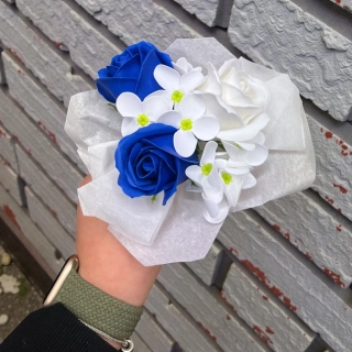 Voňavá mýdlová kytička – modro-bílá